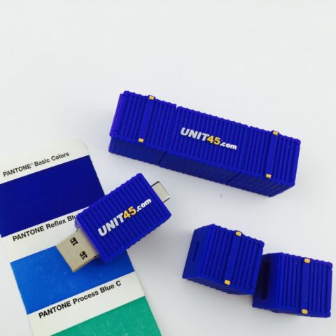 usb stick in container vom met eeeigen logo bedrukt