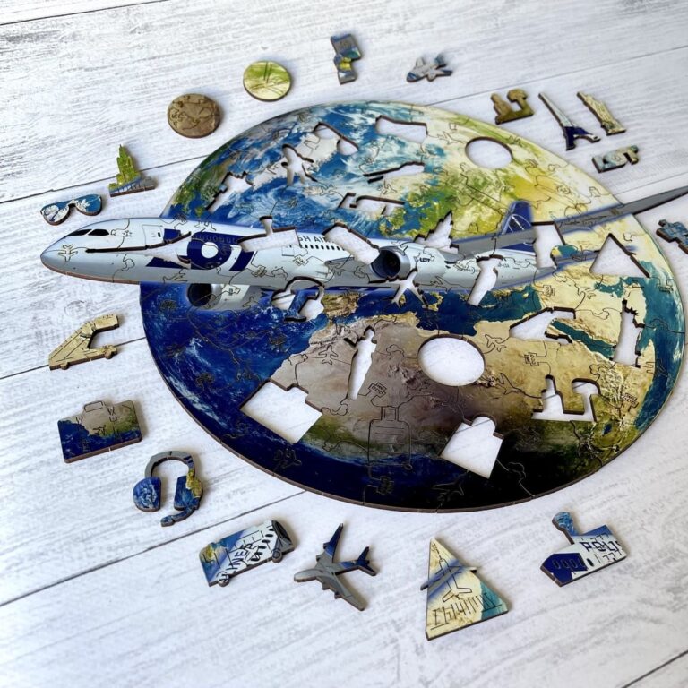 Aviation puzzel op maat met vliegtuigvormige puzzelstukjes en eigen logo