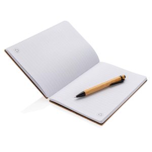 Duurzaam en persoonlijk geschenk: Bamboe notitieboek met naam en logo gegraveerd