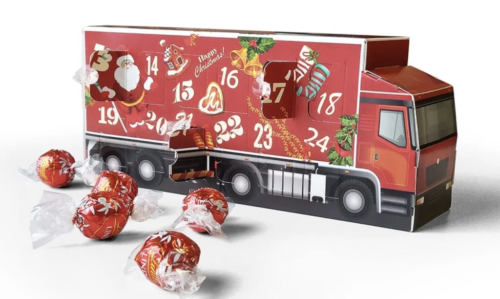 Adventskalender in vrachtwagen vorm – met eigen logo bedrukt
