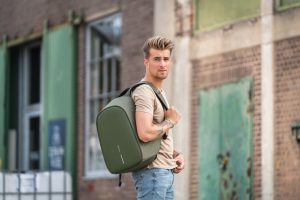 Een veilig en stijlvol kerstcadeau: de Bobby Hero rugzak met logo bedrukt