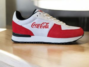 👟 Sneaker 2040 – Volledig op maat in jouw bedrijfskleuren & logo