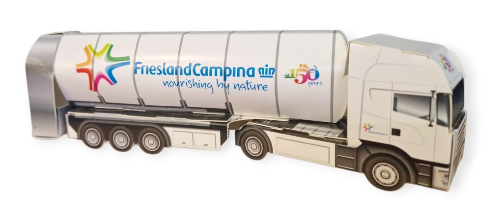 Kartonnen 3D Tankwagen – Duurzaam en Opvallend bedrukt met logo