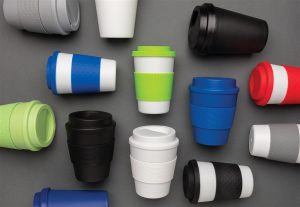 Waarom herbruikbare koffiebekers steeds populairder worden