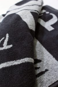 Luxe handdoeken met logo – hét kerstcadeau dat altijd goed zit