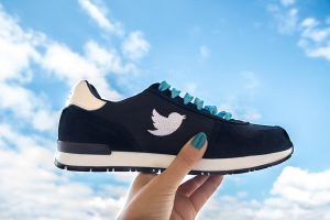 100% eigen design sneakers